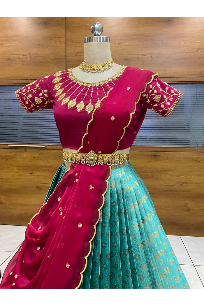 దక్షిణ భారత పండుగ సాంప్రదాయ హాఫ్ చీర (ఛవి) 