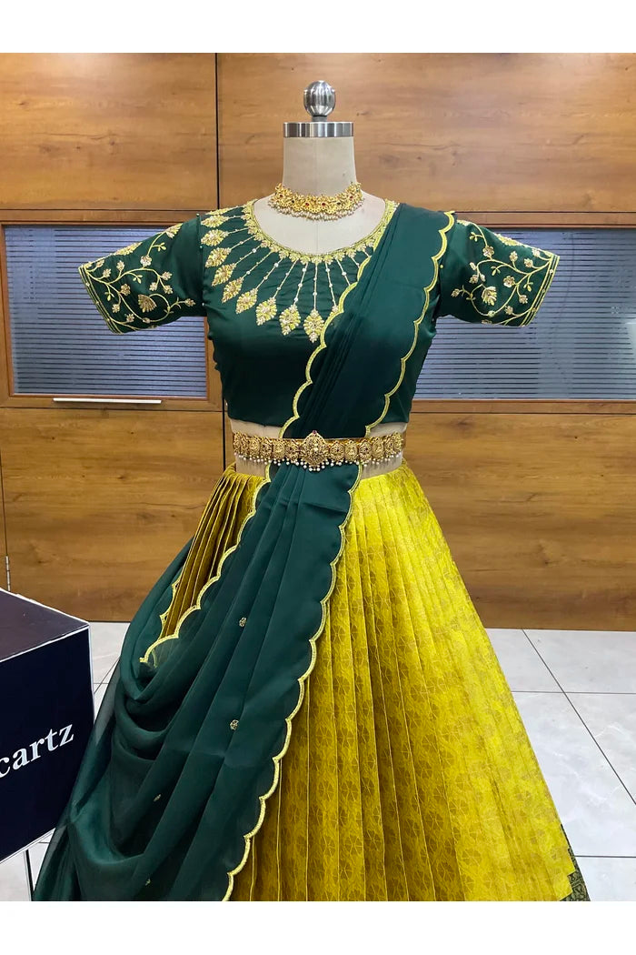 దక్షిణ భారత పండుగ సాంప్రదాయ హాఫ్ చీర (ఛవి) 