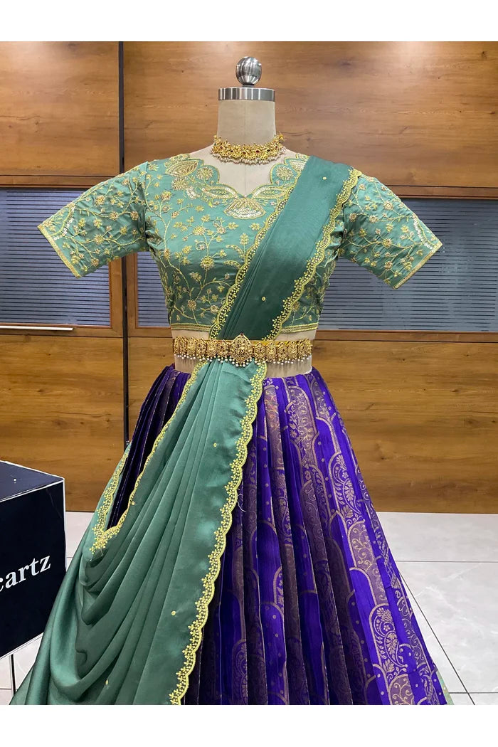 దక్షిణ భారత పండుగ సాంప్రదాయ హాఫ్ చీర (ఛవి) 
