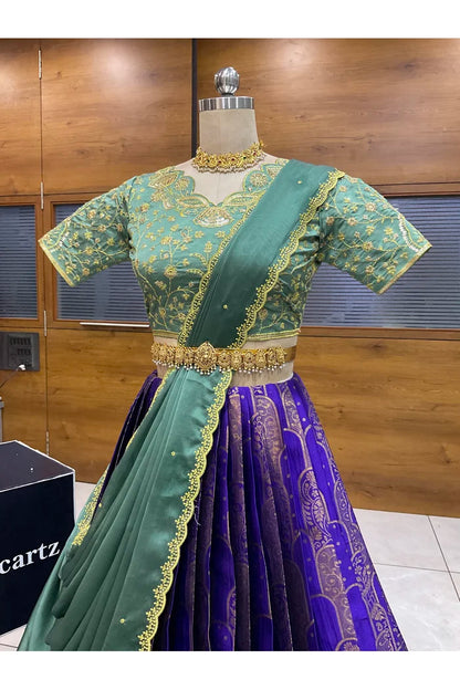 దక్షిణ భారత పండుగ సాంప్రదాయ హాఫ్ చీర (ఛవి) 