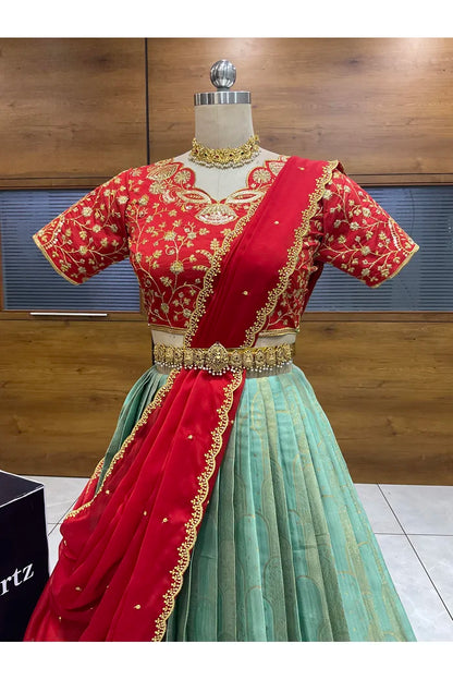 దక్షిణ భారత పండుగ సాంప్రదాయ హాఫ్ చీర (ఛవి) 