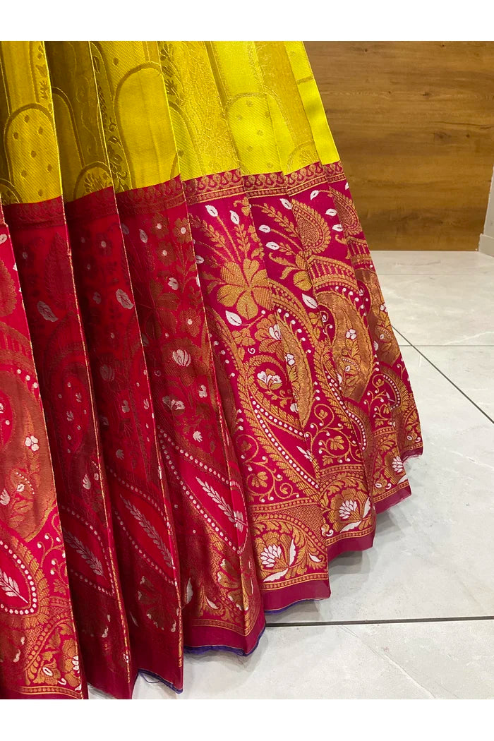 దక్షిణ భారత పండుగ సాంప్రదాయ హాఫ్ చీర (ఛవి) 