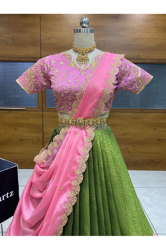 దక్షిణ భారత పండుగ సాంప్రదాయ హాఫ్ చీర (ఛవి) 