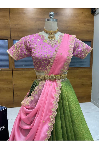దక్షిణ భారత పండుగ సాంప్రదాయ హాఫ్ చీర (ఛవి) 