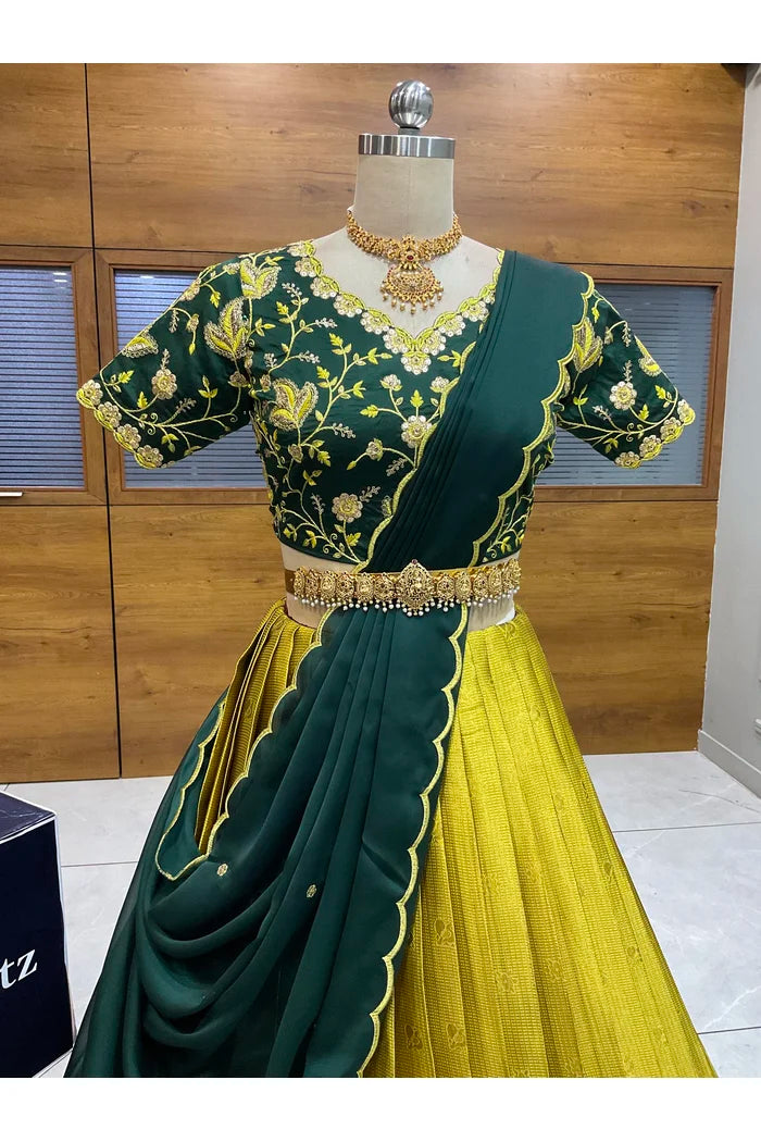 దక్షిణ భారత పండుగ సాంప్రదాయ హాఫ్ చీర (ఛవి) 