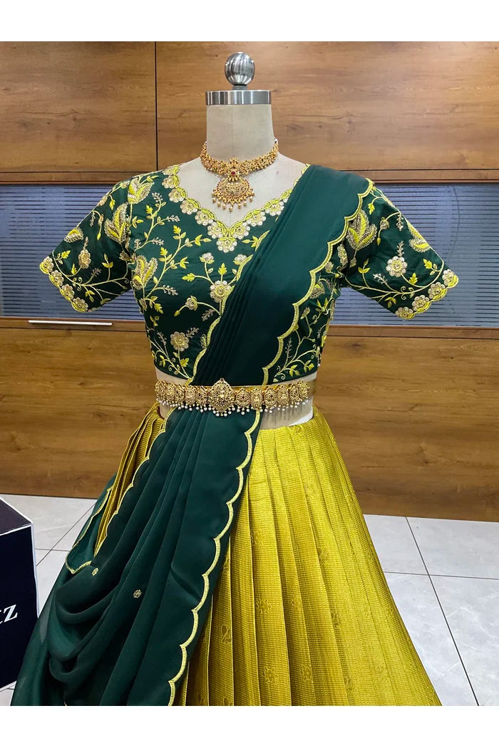 దక్షిణ భారత పండుగ సాంప్రదాయ హాఫ్ చీర (ఛవి) 