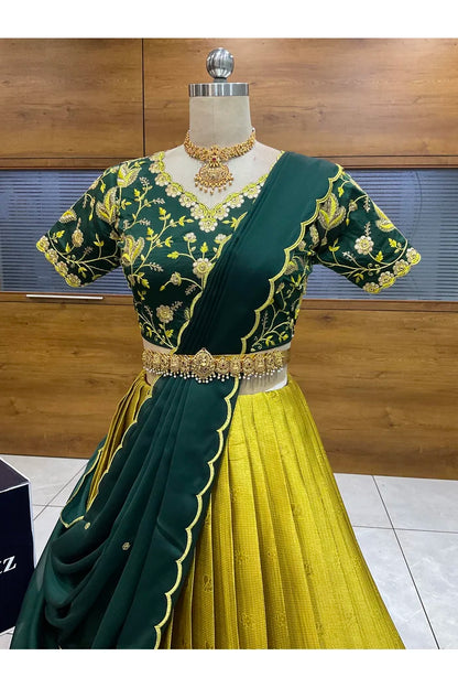 దక్షిణ భారత పండుగ సాంప్రదాయ హాఫ్ చీర (ఛవి) 