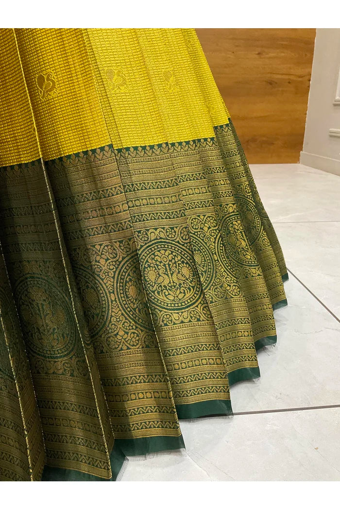 దక్షిణ భారత పండుగ సాంప్రదాయ హాఫ్ చీర (ఛవి) 
