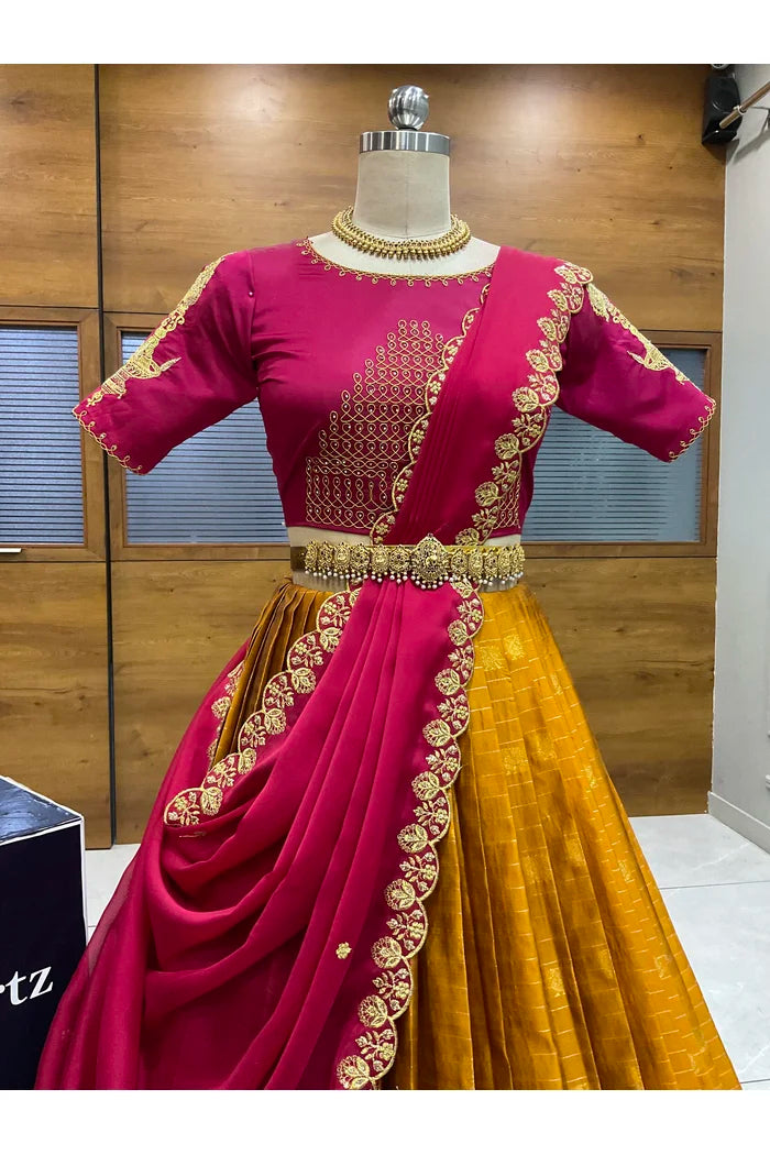 దక్షిణ భారత పండుగ సాంప్రదాయ హాఫ్ చీర (ఛవి) 