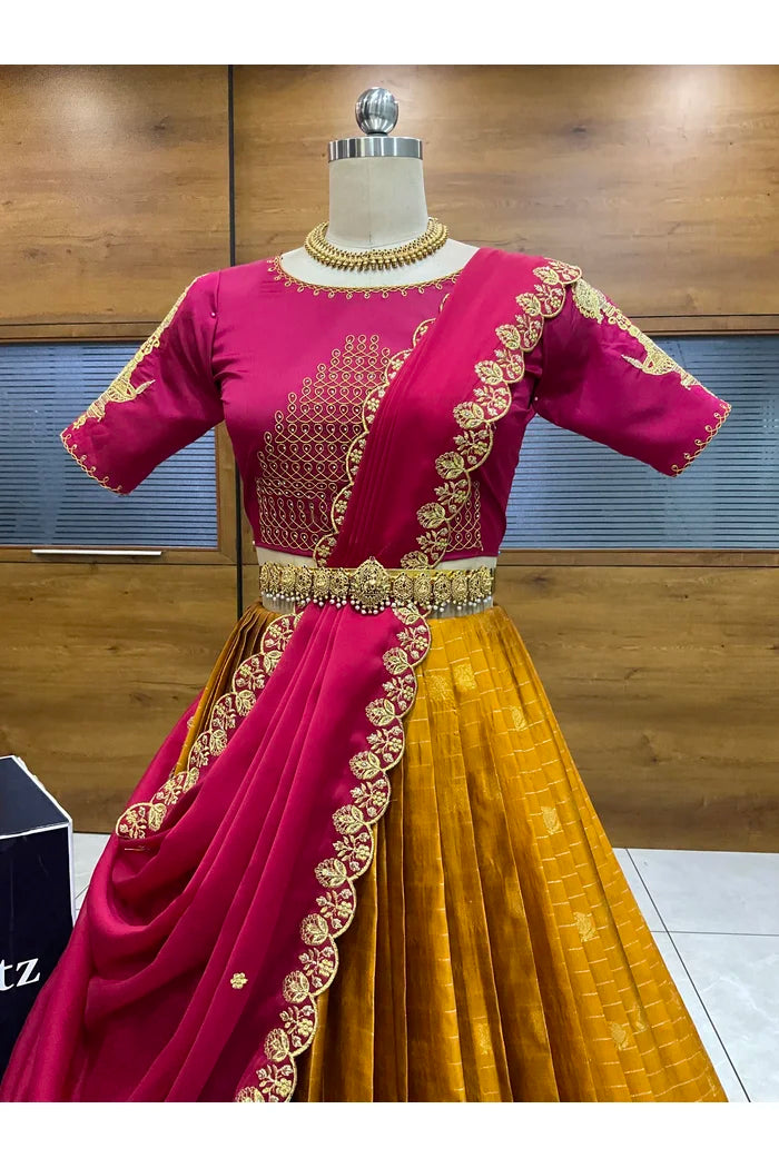 దక్షిణ భారత పండుగ సాంప్రదాయ హాఫ్ చీర (ఛవి) 