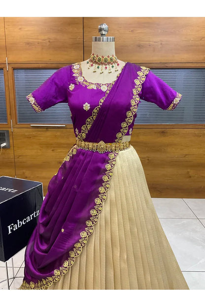 దక్షిణ భారత పండుగ సాంప్రదాయ హాఫ్ చీర (ఛవి) 