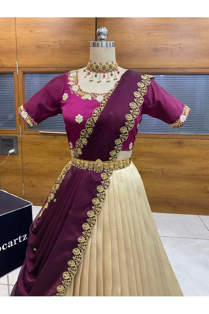 దక్షిణ భారత పండుగ సాంప్రదాయ హాఫ్ చీర (ఛవి) 