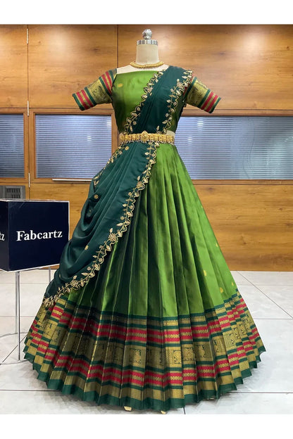దక్షిణ భారత పండుగ సాంప్రదాయ హాఫ్ చీర (ఛవి) 