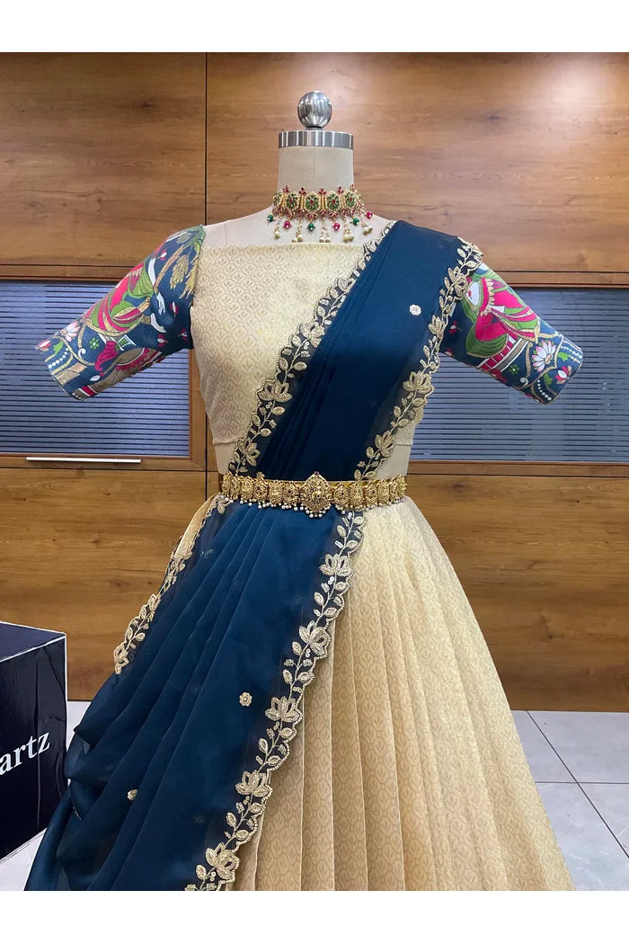 దక్షిణ భారత పండుగ సాంప్రదాయ హాఫ్ చీర (ఛవి) 