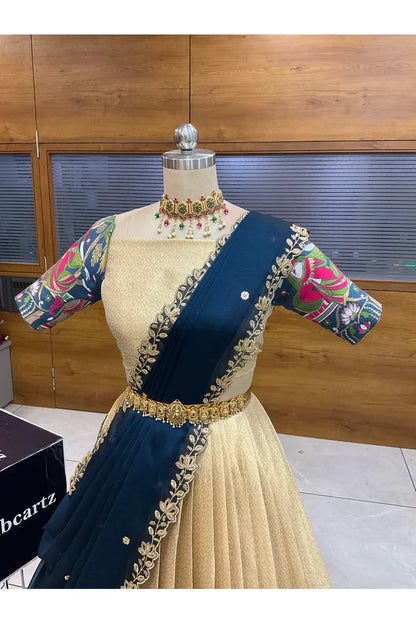 దక్షిణ భారత పండుగ సాంప్రదాయ హాఫ్ చీర (ఛవి) 