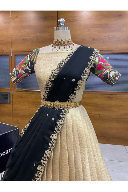 దక్షిణ భారత పండుగ సాంప్రదాయ హాఫ్ చీర (ఛవి) 