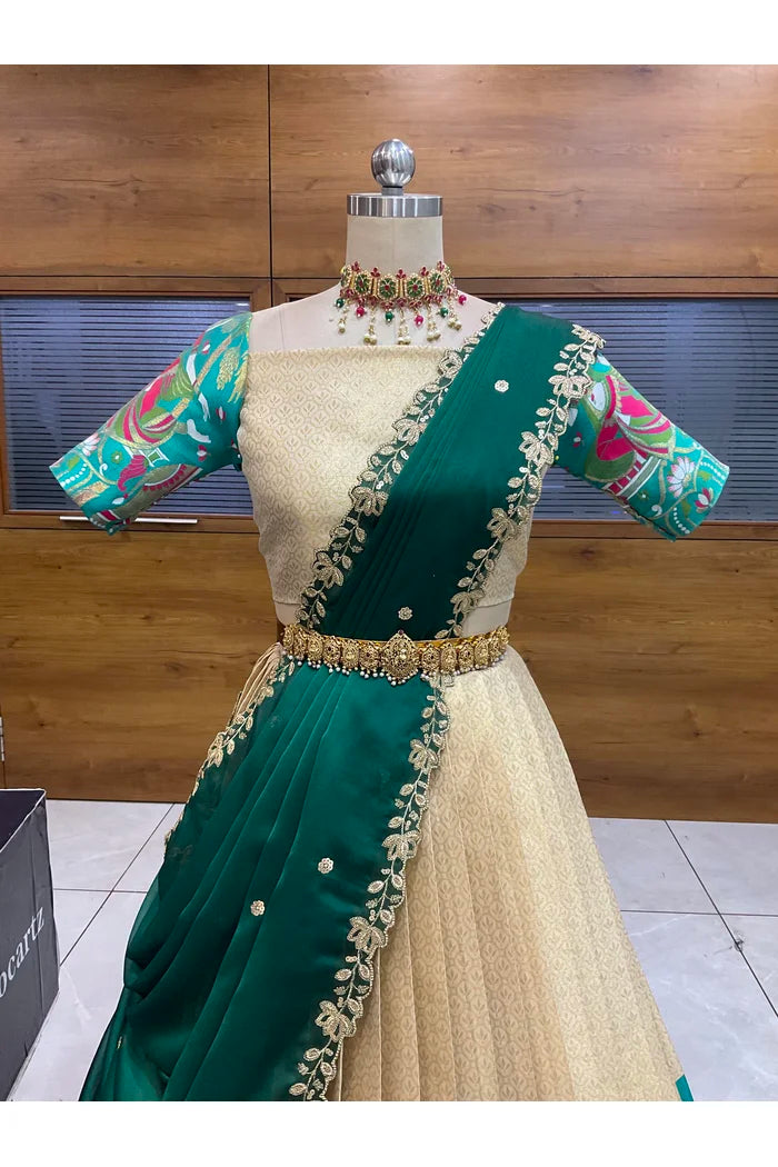 దక్షిణ భారత పండుగ సాంప్రదాయ హాఫ్ చీర (ఛవి) 