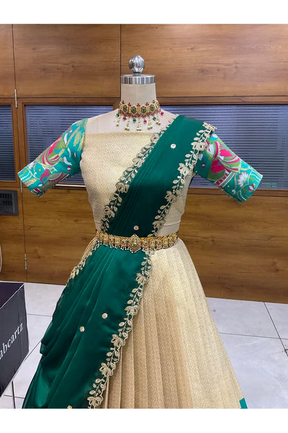 దక్షిణ భారత పండుగ సాంప్రదాయ హాఫ్ చీర (ఛవి) 