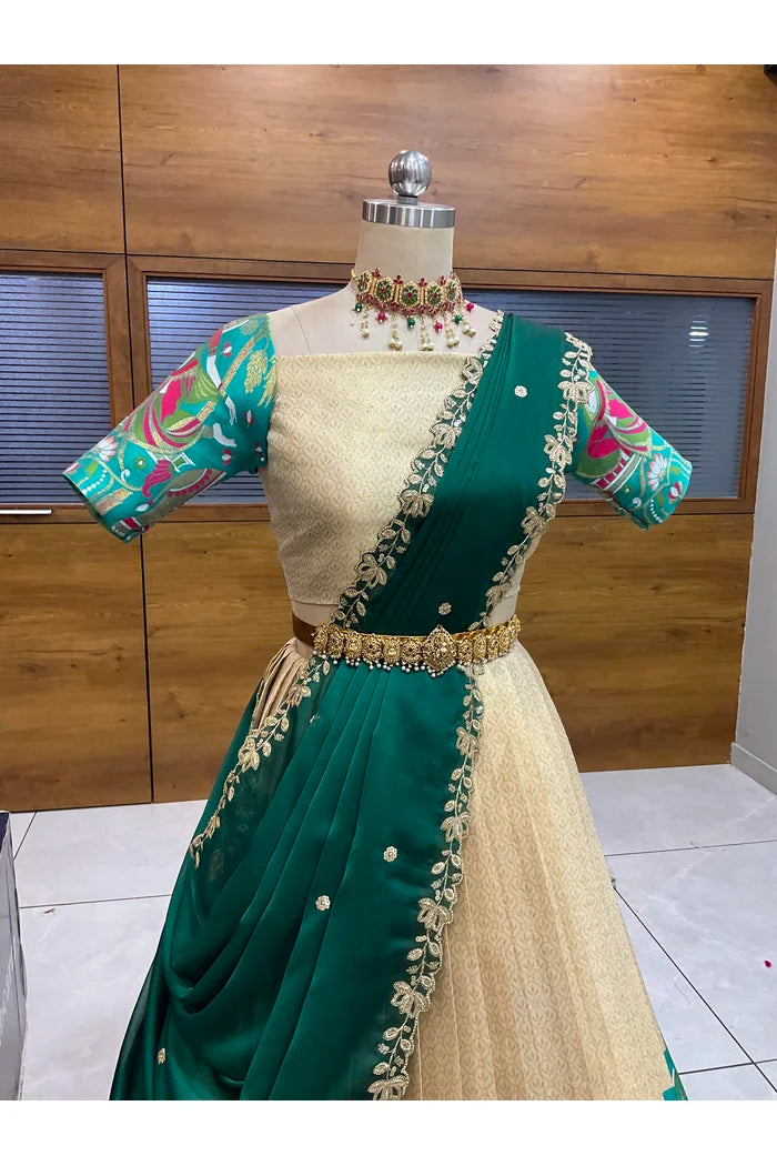 దక్షిణ భారత పండుగ సాంప్రదాయ హాఫ్ చీర (ఛవి) 
