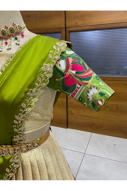 దక్షిణ భారత పండుగ సాంప్రదాయ హాఫ్ చీర (ఛవి) 