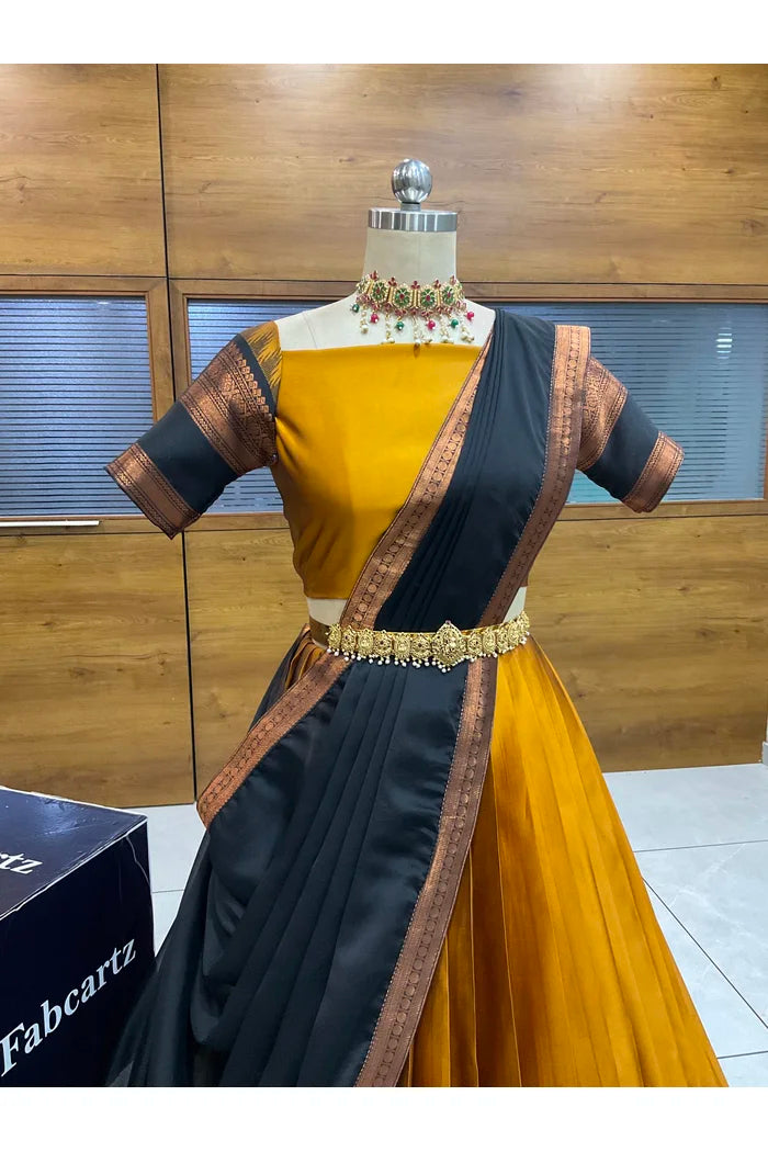 దక్షిణ భారత పండుగ సాంప్రదాయ హాఫ్ చీర (ఛవి) 