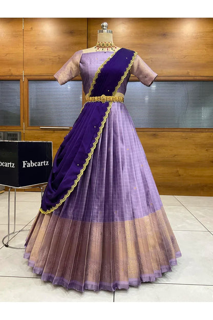 దక్షిణ భారత పండుగ సాంప్రదాయ హాఫ్ చీర (ఛవి) 