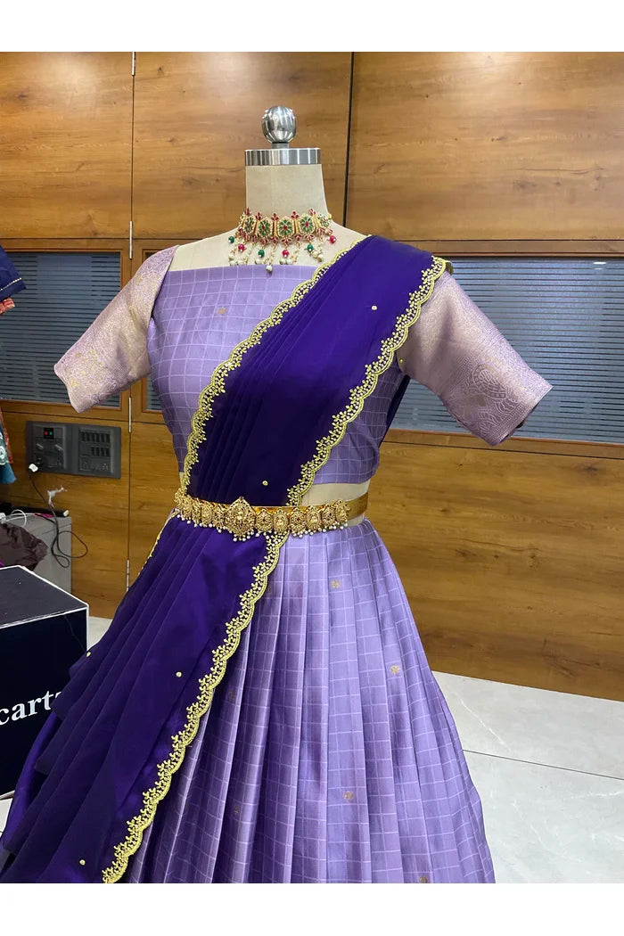 దక్షిణ భారత పండుగ సాంప్రదాయ హాఫ్ చీర (ఛవి) 