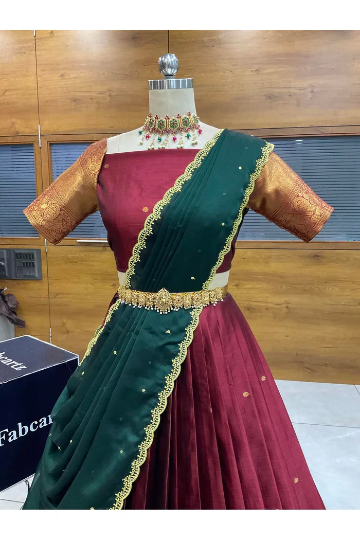 దక్షిణ భారత పండుగ సాంప్రదాయ హాఫ్ చీర (ఛవి) 