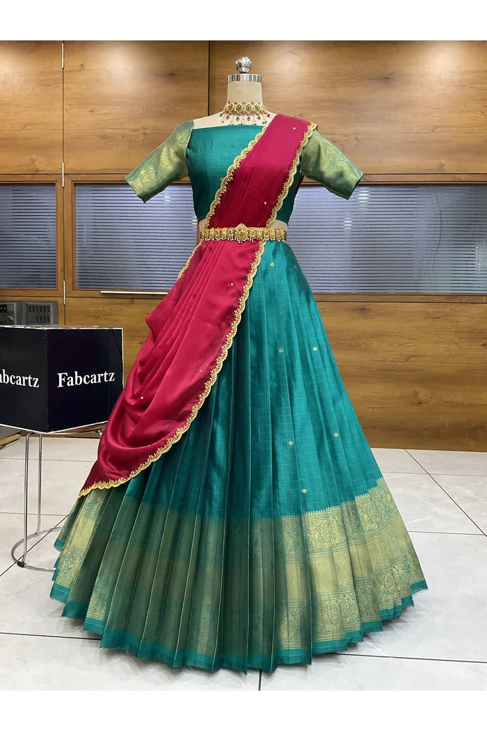 దక్షిణ భారత పండుగ సాంప్రదాయ హాఫ్ చీర (ఛవి) 
