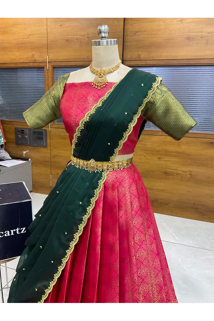 దక్షిణ భారత పండుగ సాంప్రదాయ హాఫ్ చీర (ఛవి) 