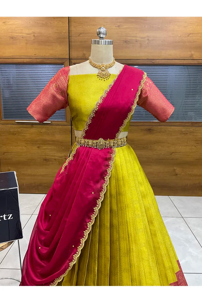 దక్షిణ భారత పండుగ సాంప్రదాయ హాఫ్ చీర (ఛవి) 