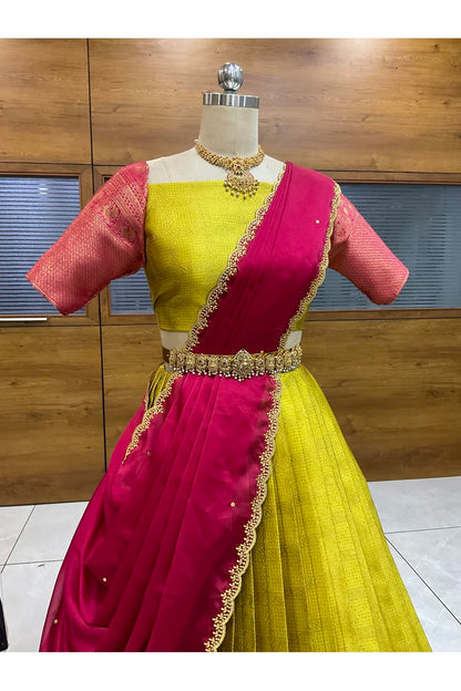 దక్షిణ భారత పండుగ సాంప్రదాయ హాఫ్ చీర (ఛవి) 