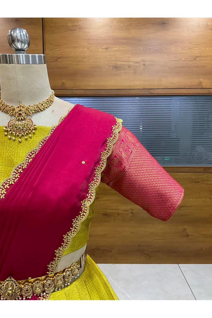 దక్షిణ భారత పండుగ సాంప్రదాయ హాఫ్ చీర (ఛవి) 