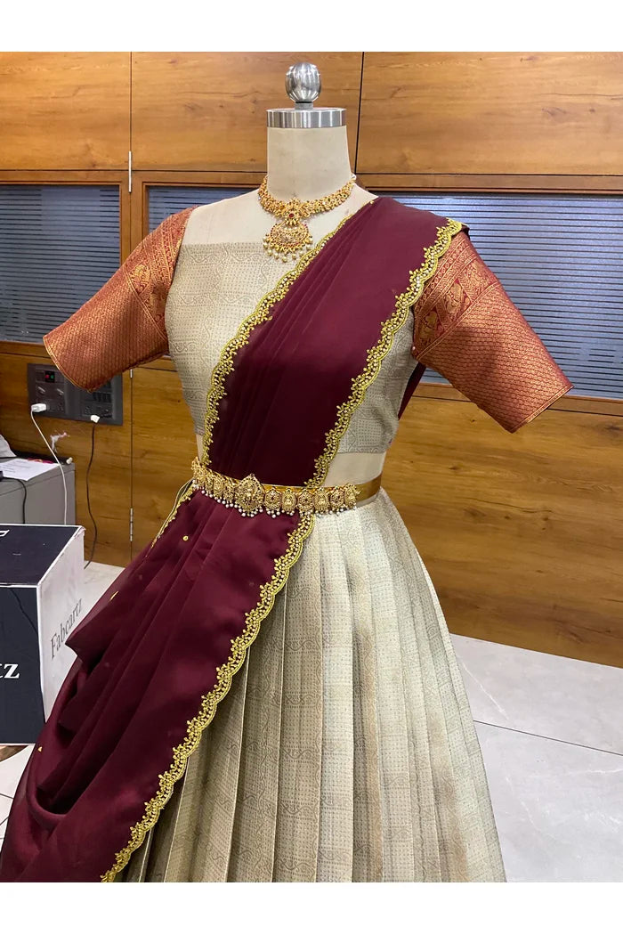 దక్షిణ భారత పండుగ సాంప్రదాయ హాఫ్ చీర (ఛవి) 