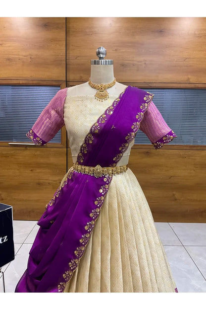 దక్షిణ భారత పండుగ సాంప్రదాయ హాఫ్ చీర (ఛవి) 