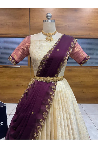 దక్షిణ భారత పండుగ సాంప్రదాయ హాఫ్ చీర (ఛవి) 