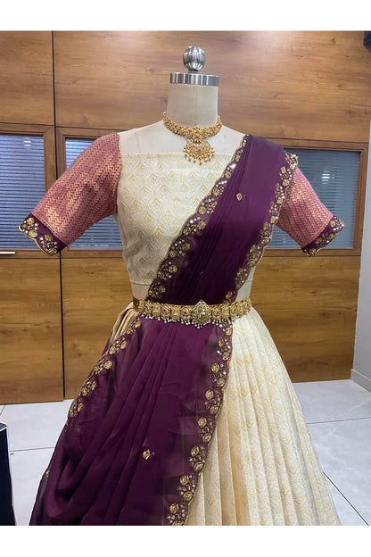 దక్షిణ భారత పండుగ సాంప్రదాయ హాఫ్ చీర (ఛవి) 