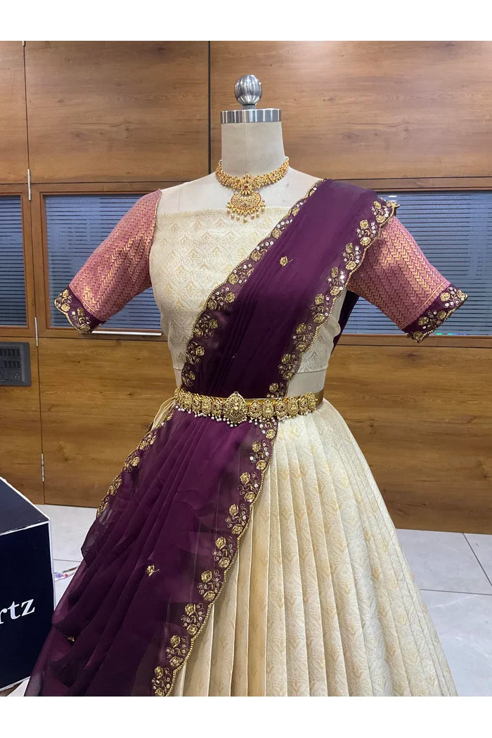 దక్షిణ భారత పండుగ సాంప్రదాయ హాఫ్ చీర (ఛవి) 