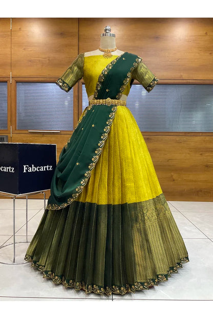 దక్షిణ భారత పండుగ సాంప్రదాయ హాఫ్ చీర (ఛవి) 