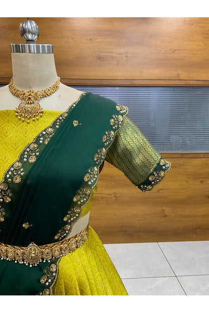 దక్షిణ భారత పండుగ సాంప్రదాయ హాఫ్ చీర (ఛవి) 