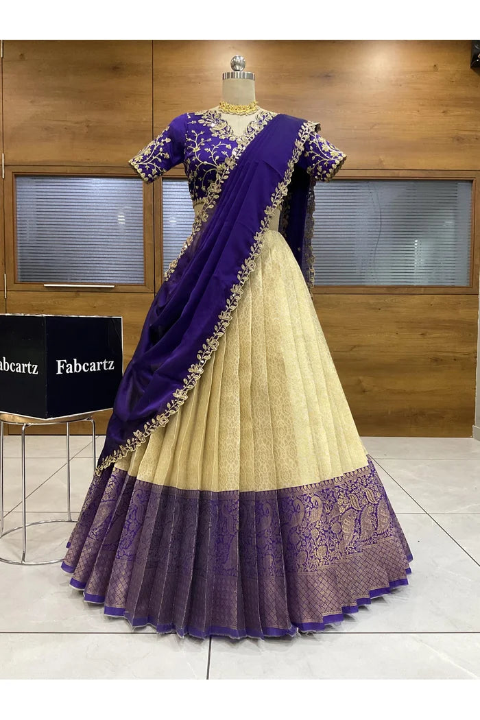 దక్షిణ భారత పండుగ సాంప్రదాయ హాఫ్ చీర (ఛవి) 