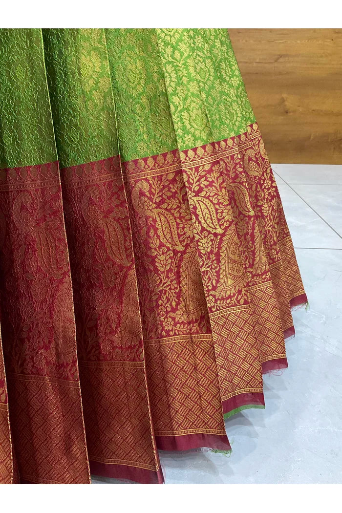 దక్షిణ భారత పండుగ సాంప్రదాయ హాఫ్ చీర (ఛవి) 