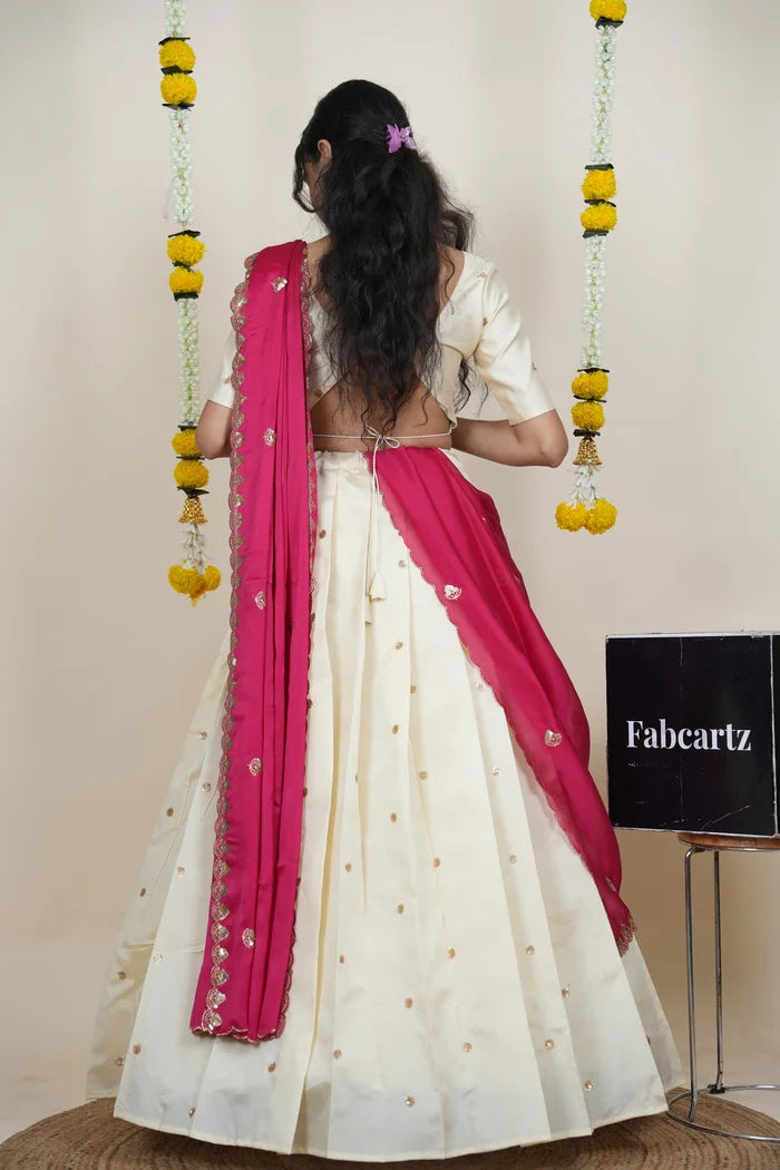 దక్షిణ భారత పండుగ సాంప్రదాయ హాఫ్ చీర (ఛవి) 