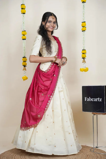 దక్షిణ భారత పండుగ సాంప్రదాయ హాఫ్ చీర (ఛవి) 