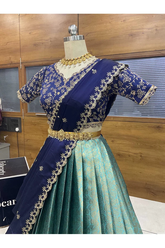 దక్షిణ భారత పండుగ సాంప్రదాయ హాఫ్ చీర (ఛవి) 