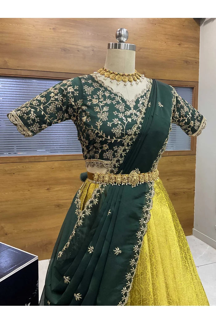 దక్షిణ భారత పండుగ సాంప్రదాయ హాఫ్ చీర (ఛవి) 