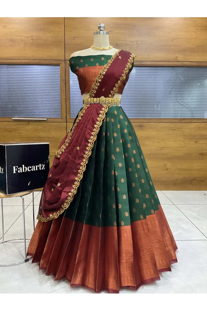 దక్షిణ భారత పండుగ సాంప్రదాయ హాఫ్ చీర (కాంతారా) 