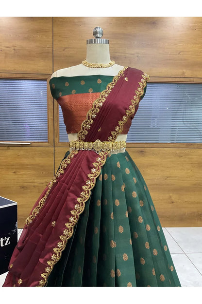 దక్షిణ భారత పండుగ సాంప్రదాయ హాఫ్ చీర (కాంతారా) 